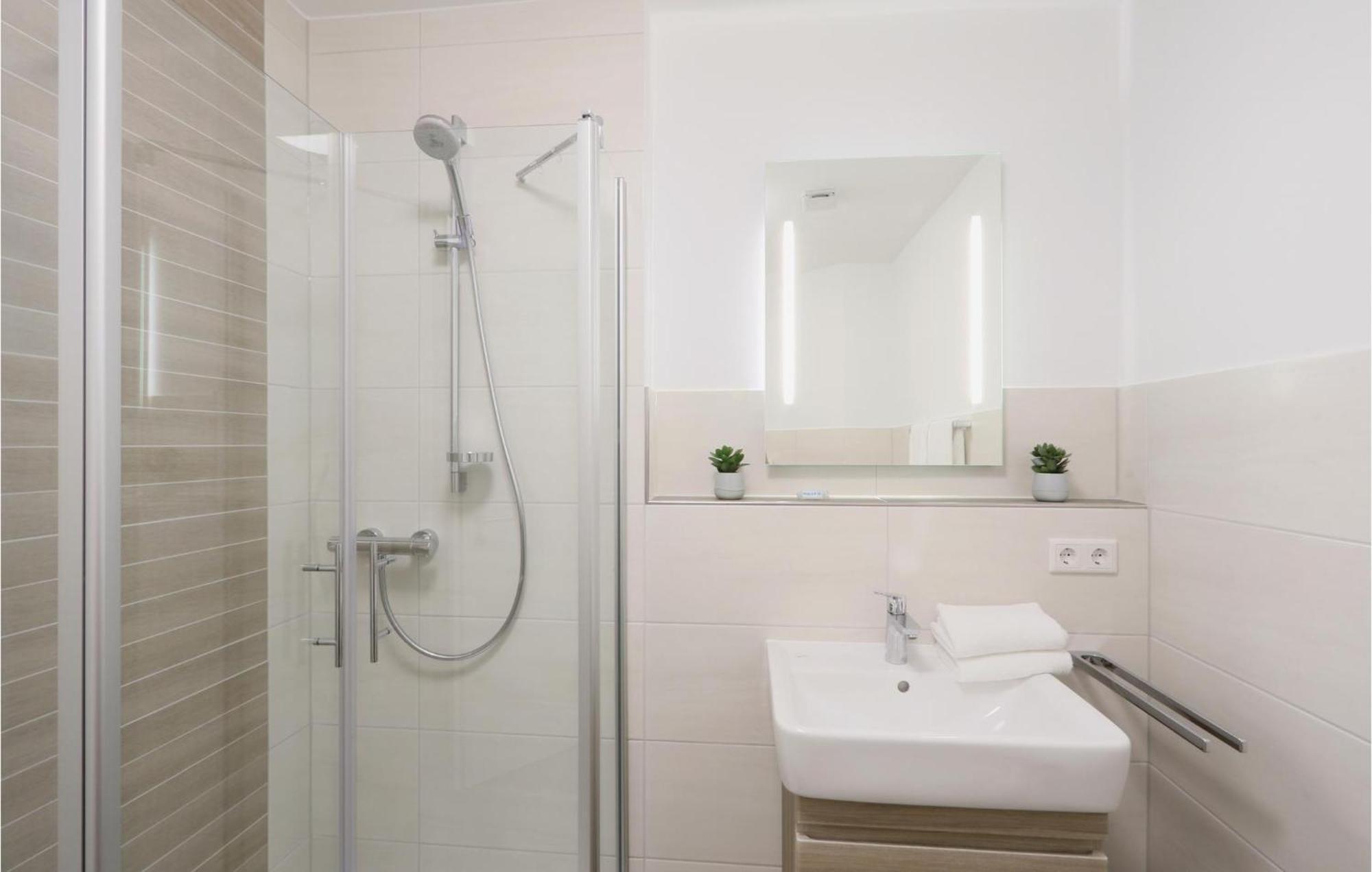 Gorgeous Apartment In Dagebuell With Kitchenette Eksteriør billede